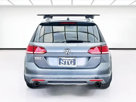 More photos of 2019 Volkswagen Golf Alltrack TSI S 4Motion at STG Bellflower, CA