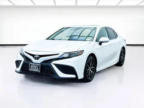 White 2024 Toyota Camry SE for sale in Bellflower, CA