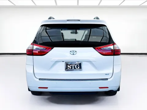 More photos of 2020 Toyota Sienna XLE at STG Bellflower, CA