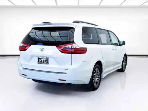 More photos of 2020 Toyota Sienna XLE at STG Bellflower, CA