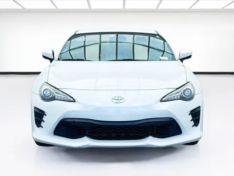 Photos of 2017 Toyota 86 for sale in Bellflower, CA at STG Bellflower