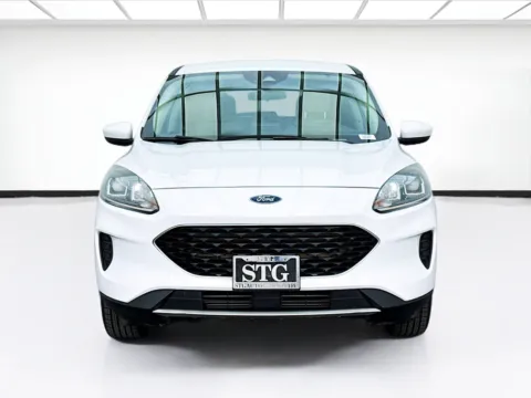 Photos of 2020 Ford Escape SE for sale in Bellflower, CA at STG Bellflower