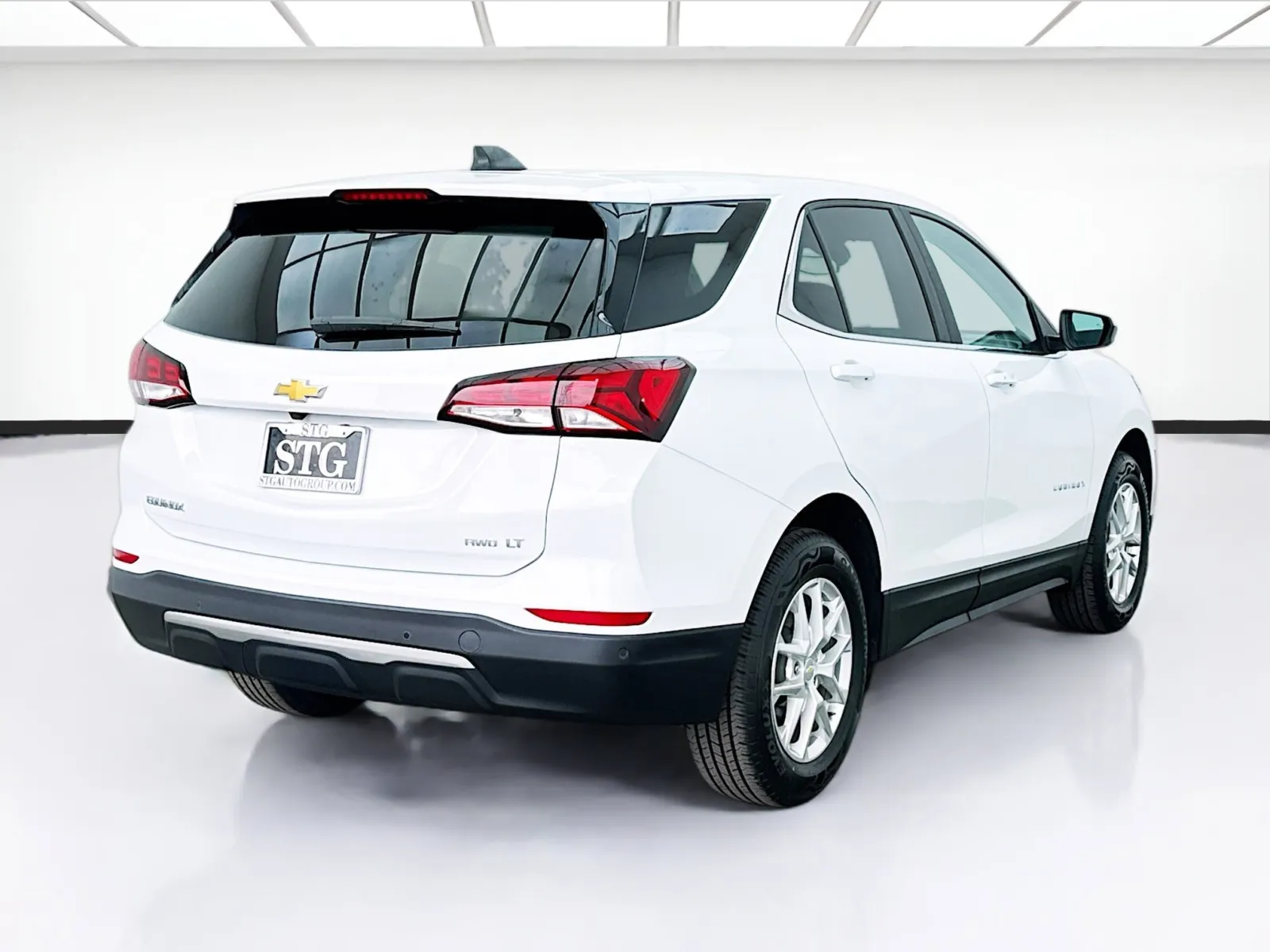 2022 Chevrolet Equinox LT photo 2