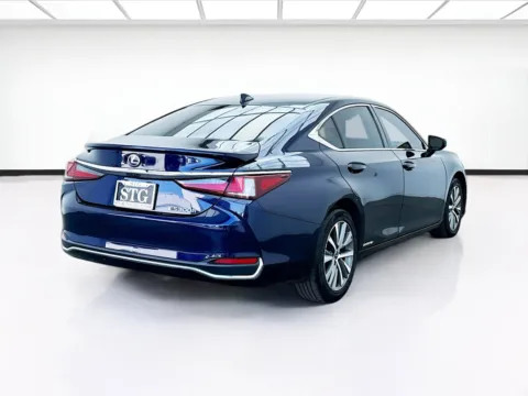 More photos of 2021 Lexus ES 300h at STG Bellflower, CA