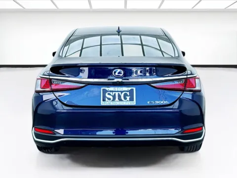More photos of 2021 Lexus ES 300h at STG Bellflower, CA