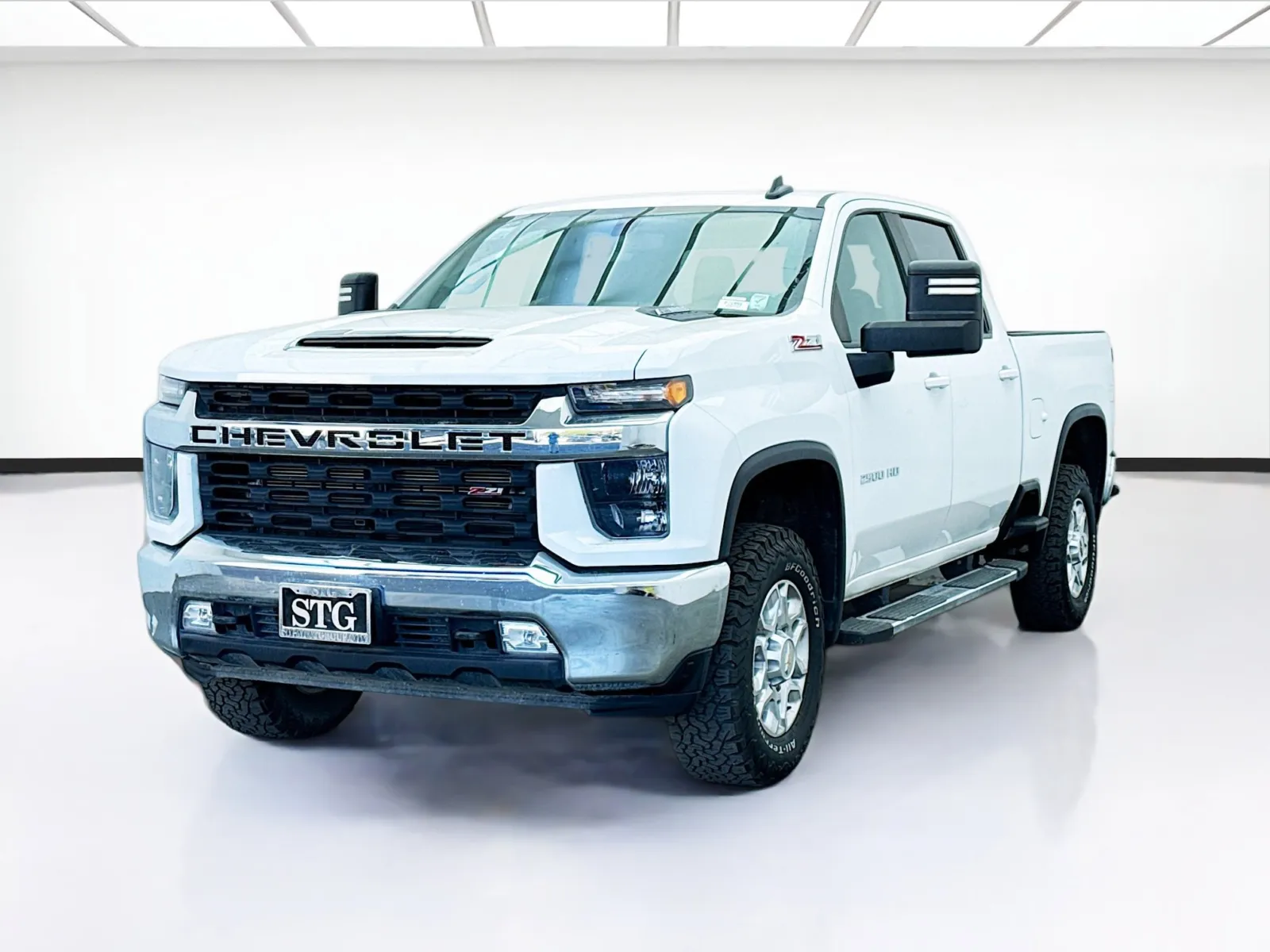White 2023 Chevrolet Silverado 2500HD LT for sale in Bellflower, CA