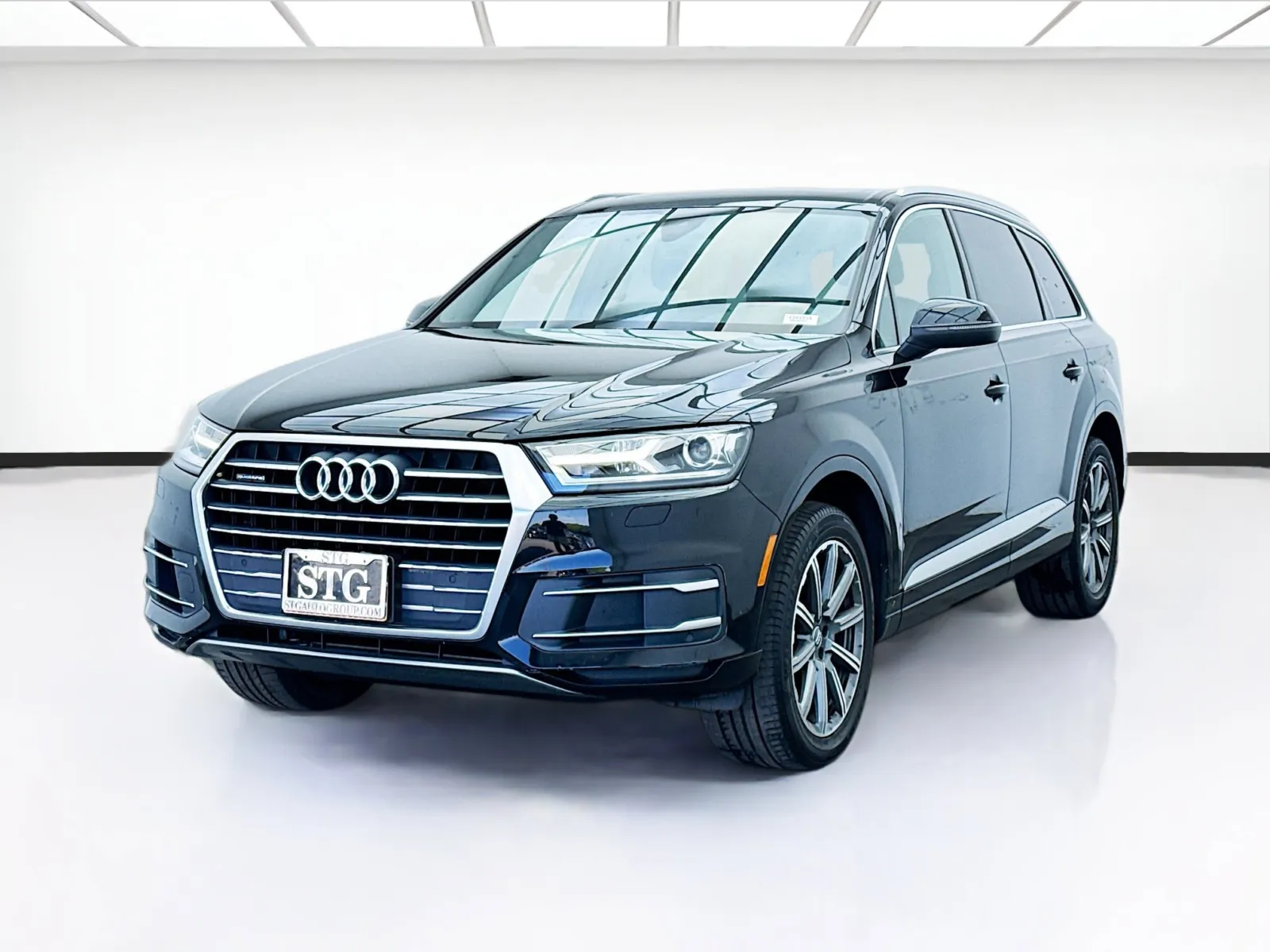 Black 2019 Audi Q7 45 Premium quattro for sale in Bellflower, CA