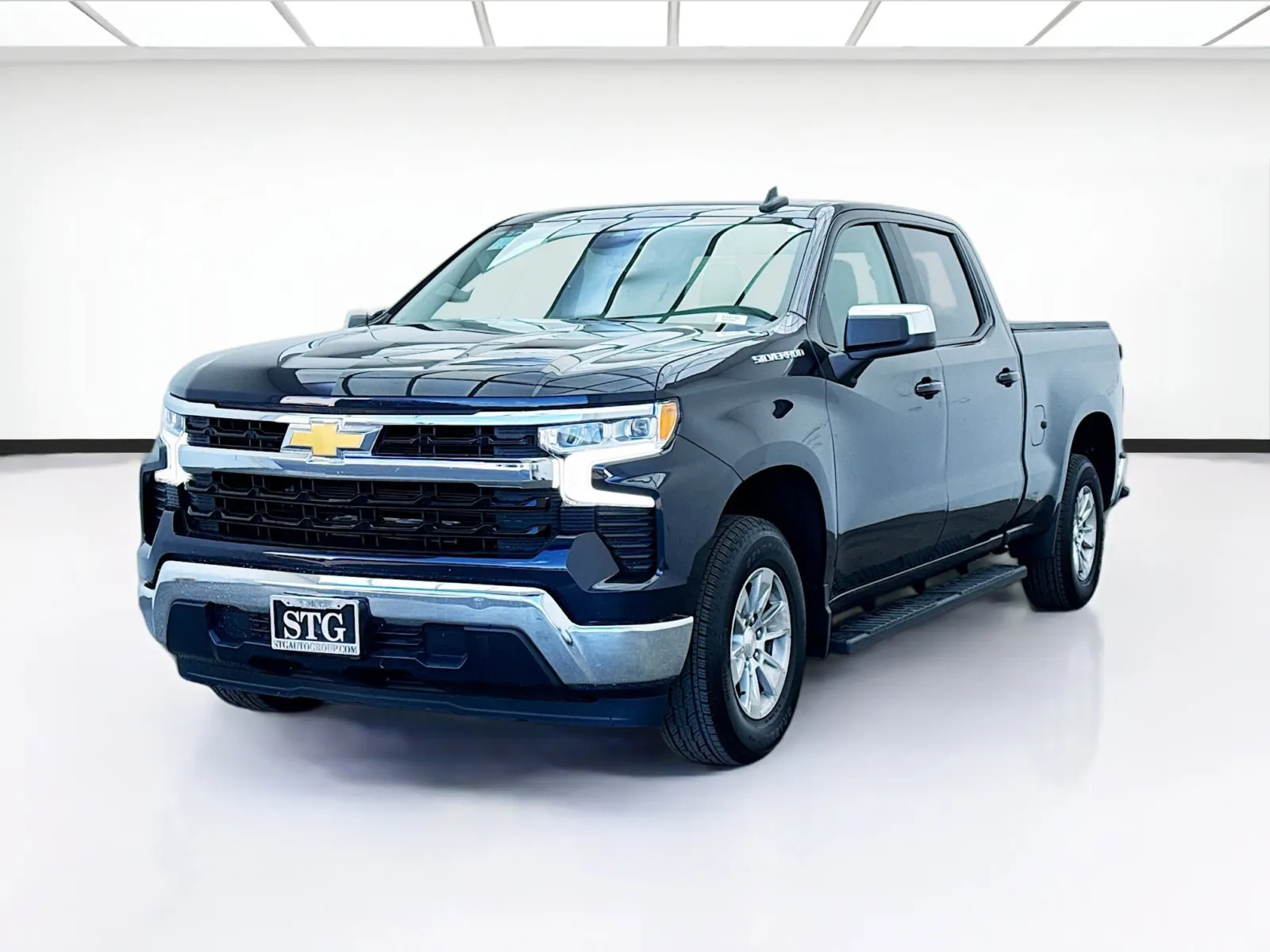 Gray 2024 Chevrolet Silverado 1500 LT for sale in Bellflower, CA