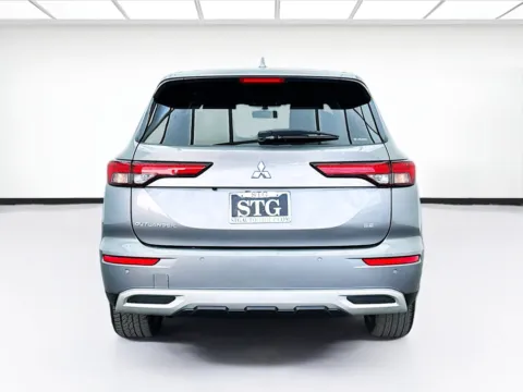 More photos of 2023 Mitsubishi Outlander SE at STG Bellflower, CA