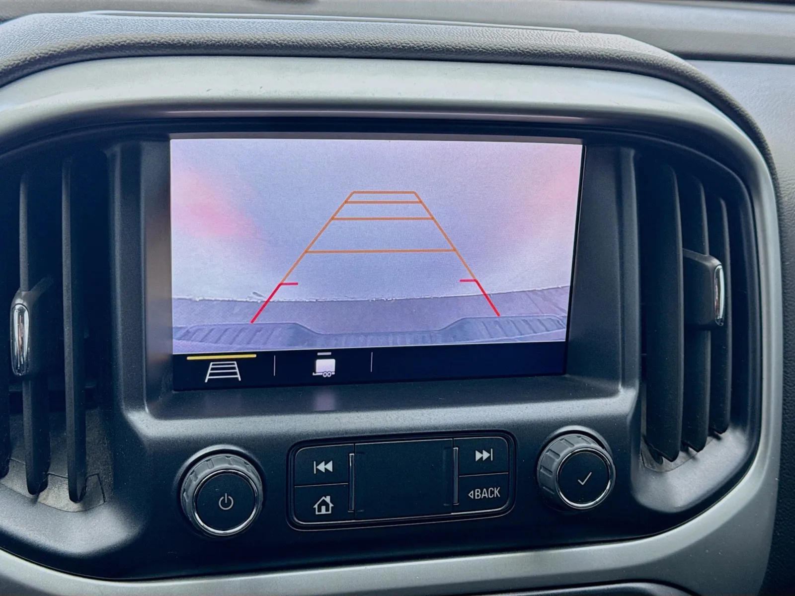 2019 Chevrolet Colorado LT photo 2