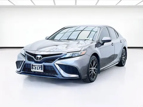 Green 2021 Toyota Camry SE for sale in Bellflower, CA