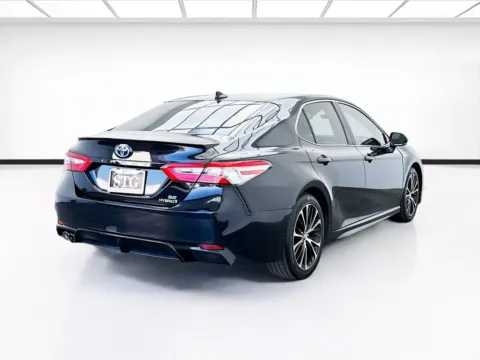 More photos of 2018 Toyota Camry SE at STG Bellflower, CA