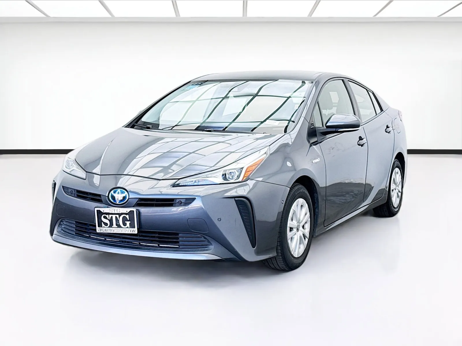 Gray 2022 Toyota Prius LE for sale in Bellflower, CA
