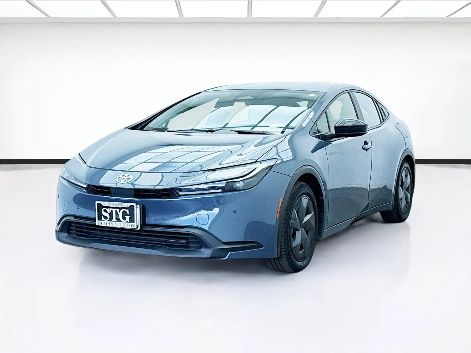 Gray 2024 Toyota Prius LE for sale in Bellflower, CA
