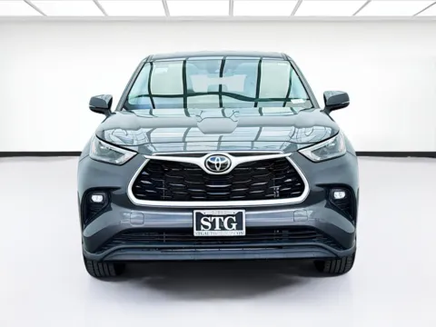 Photos of 2022 Toyota Highlander LE for sale in Bellflower, CA at STG Bellflower