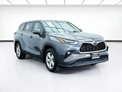 Another view of 2022 Toyota Highlander LE for sale in Bellflower, CA at STG Bellflower