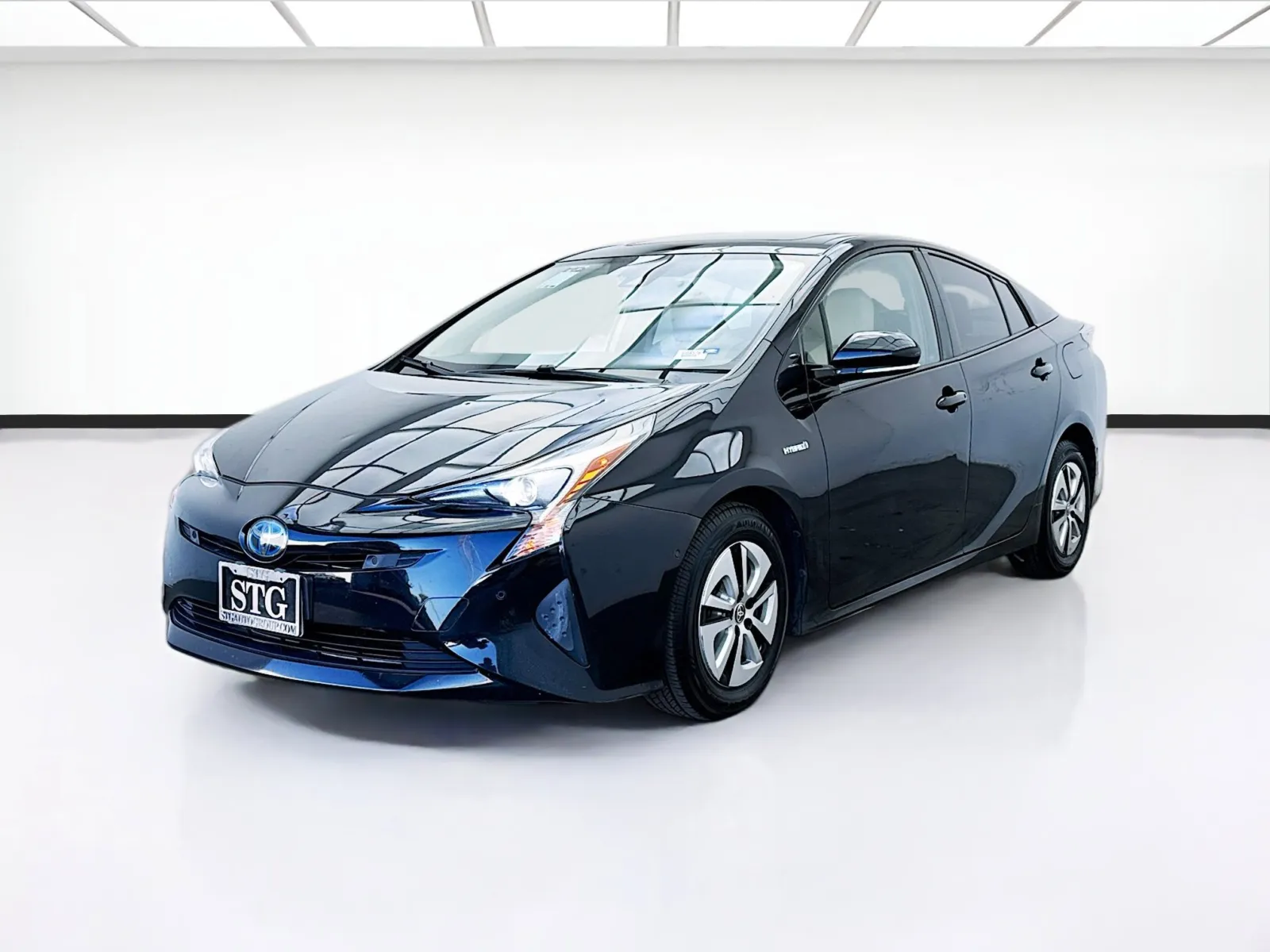 Black 2016 Toyota Prius Four for sale in Bellflower, CA
