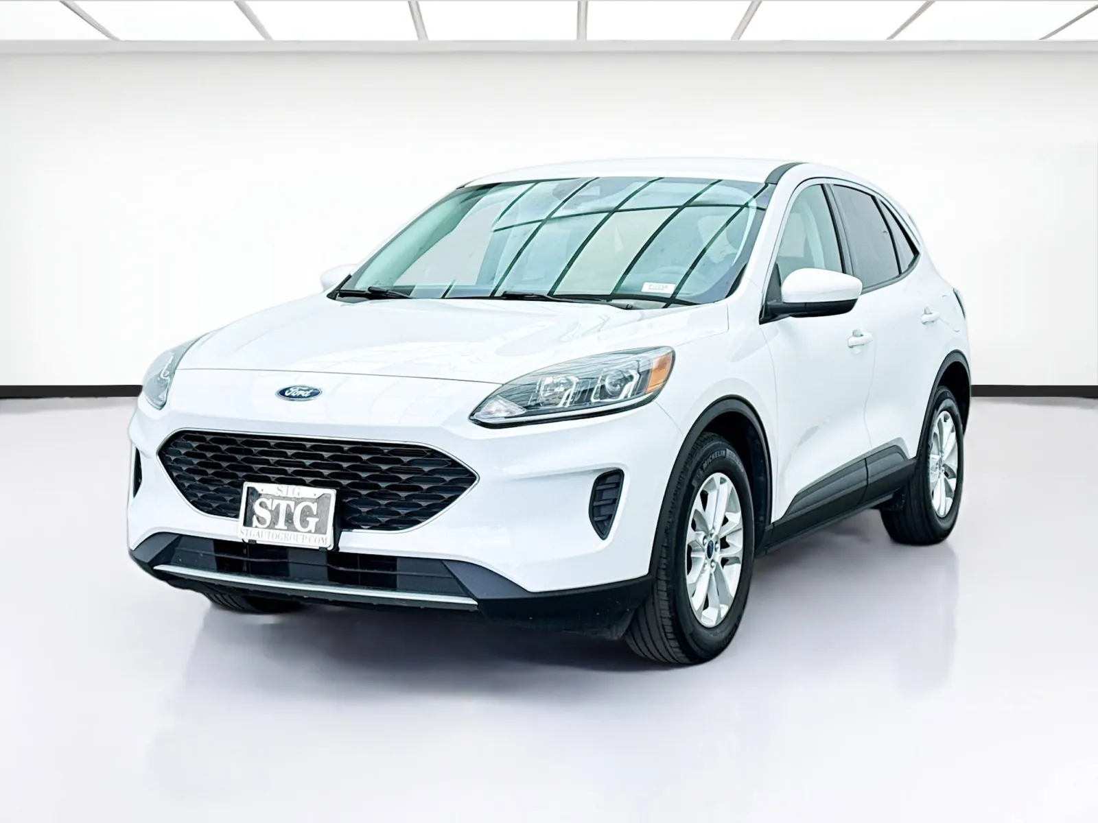 White 2021 Ford Escape SE for sale in Bellflower, CA