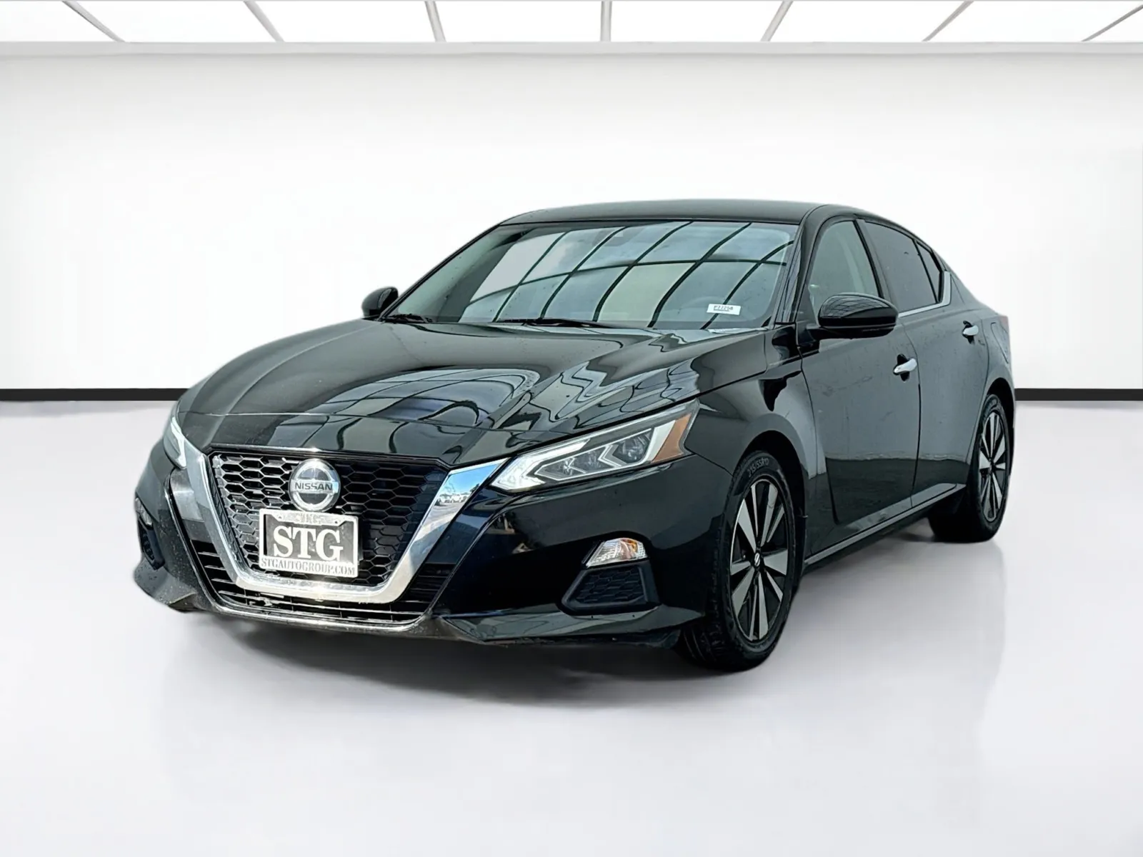 Black 2022 Nissan Altima 2.5 SV for sale in Bellflower, CA