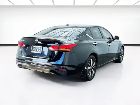 More photos of 2022 Nissan Altima 2.5 SV at STG Bellflower, CA