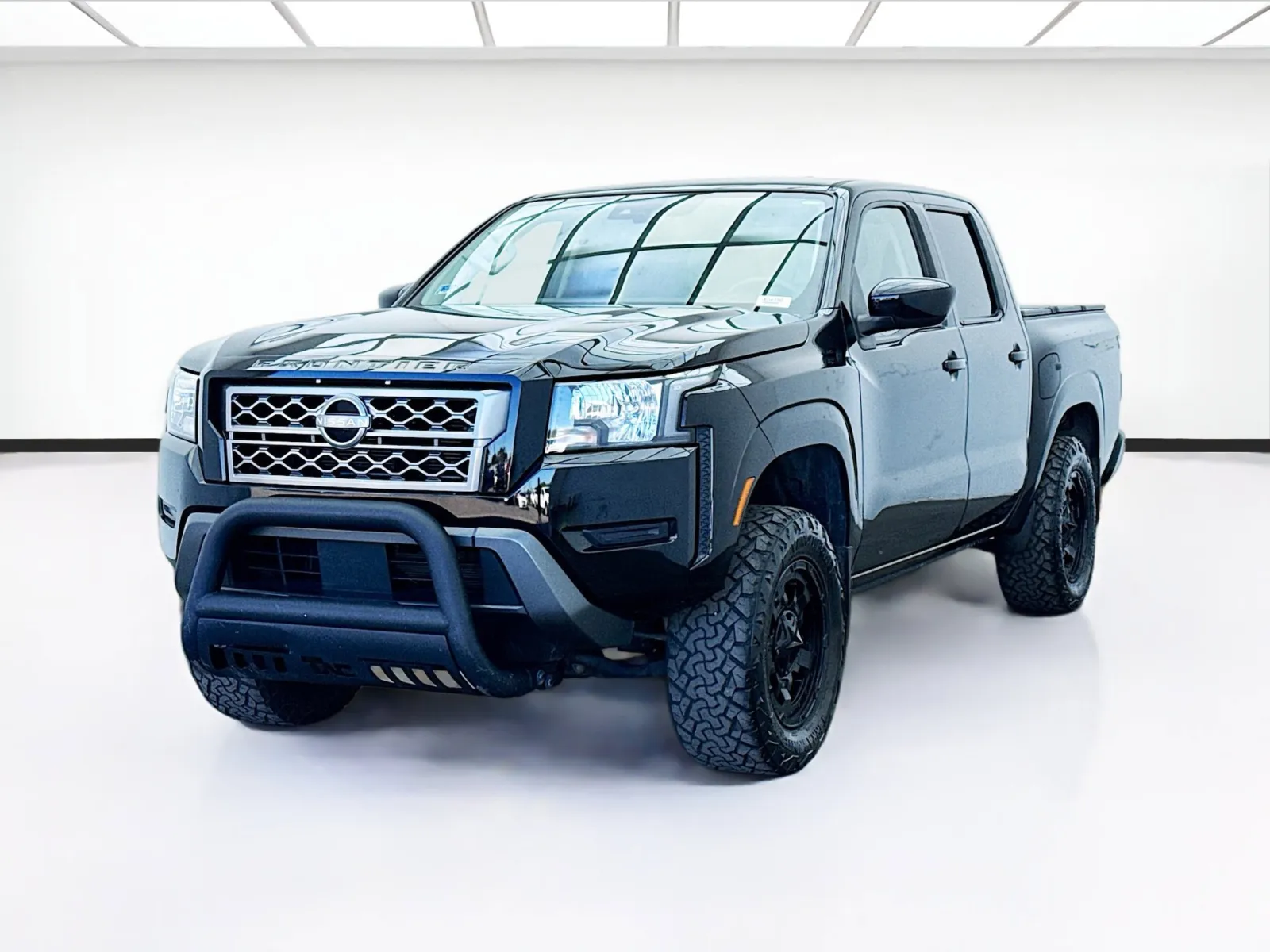 ニッサン　D22フロンティア　ノーズブラ　USED Used 2022 Nissan Frontier SV 6CYL W/CUSTOM WHEELS & BUMPER for