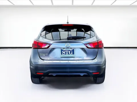 More photos of 2017 Nissan Rogue Sport S at STG Bellflower, CA