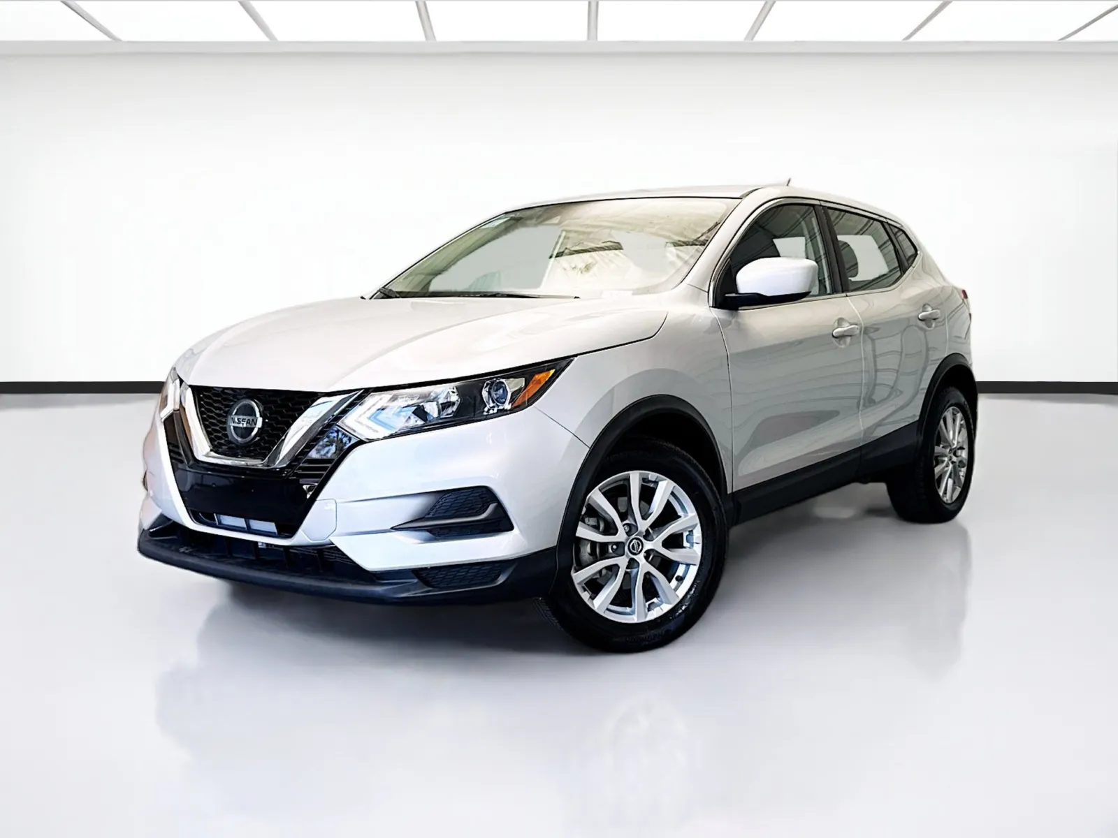 Silver 2022 Nissan Rogue Sport S for sale in Bellflower, CA