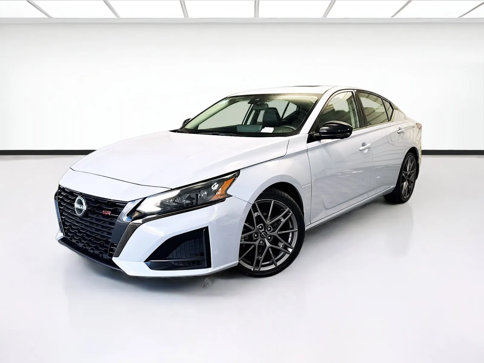 Gray 2023 Nissan Altima 2.0 SR for sale in Bellflower, CA