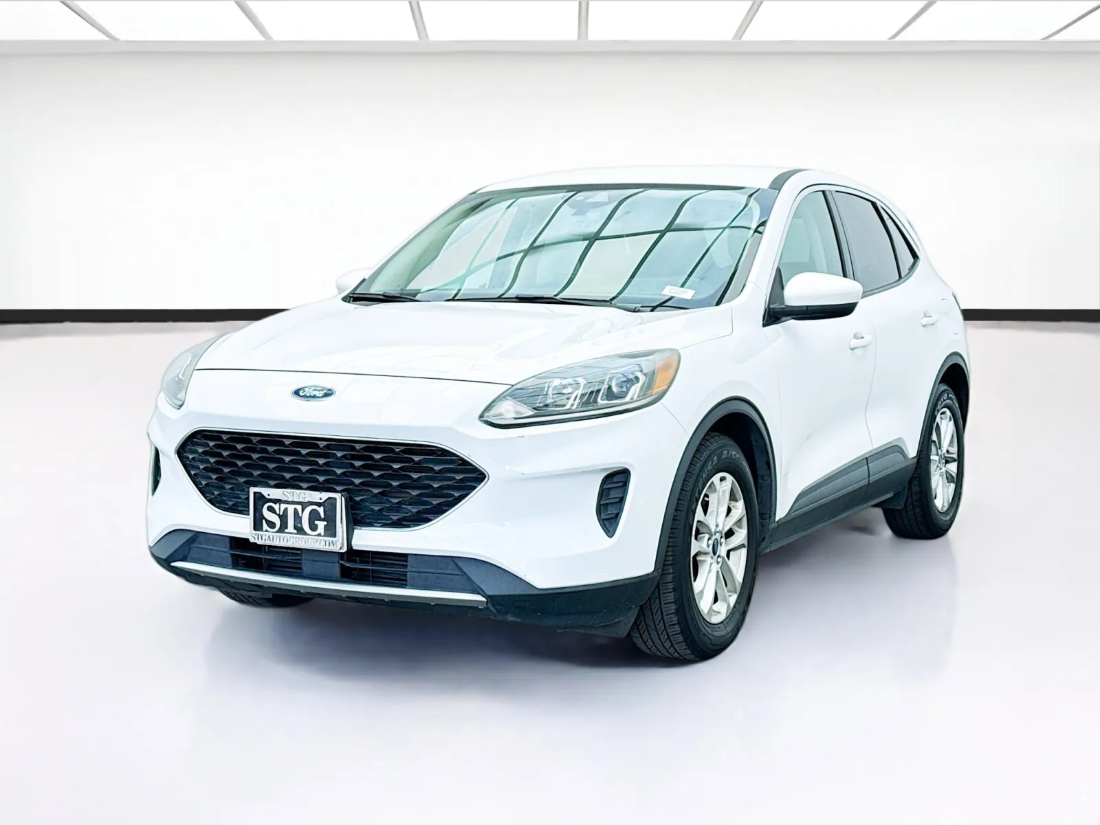 White 2020 Ford Escape SE for sale in Bellflower, CA