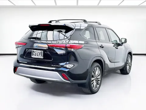 More photos of 2021 Toyota Highlander Platinum at STG Bellflower, CA