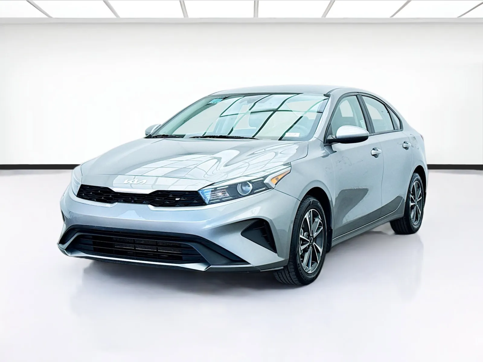 Gray 2023 Kia Forte LXS for sale in Bellflower, CA