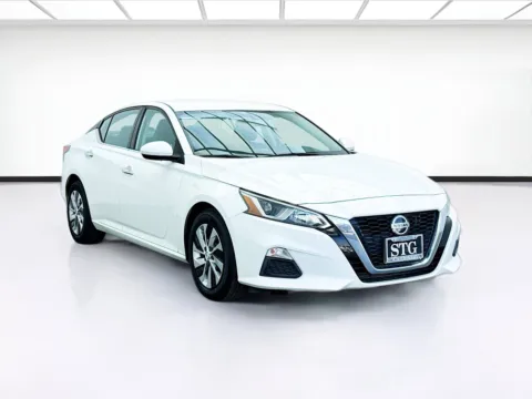 Another view of 2020 Nissan Altima 2.5 S for sale in Bellflower, CA at STG Bellflower