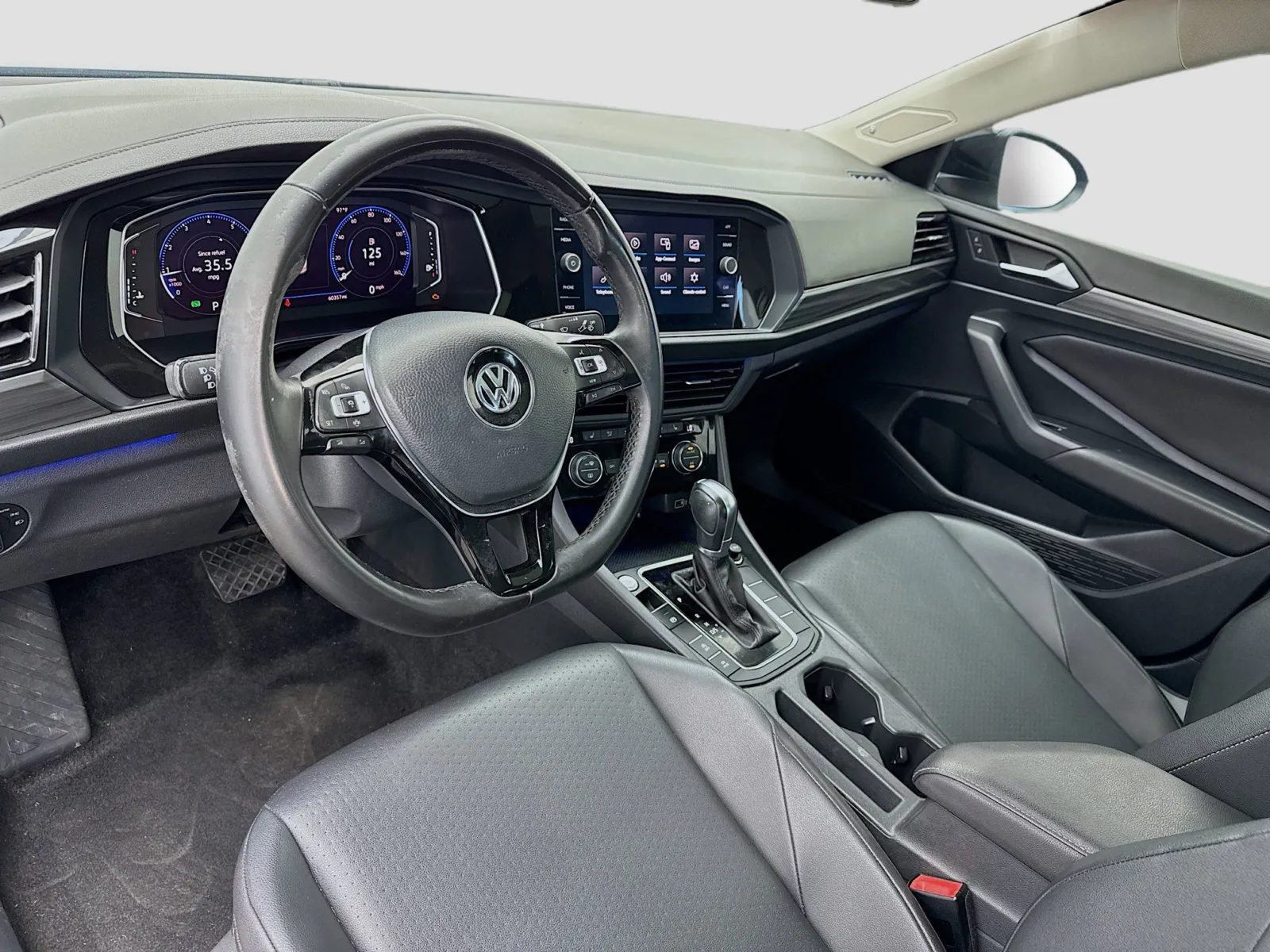 2019 Volkswagen Jetta SEL photo 2