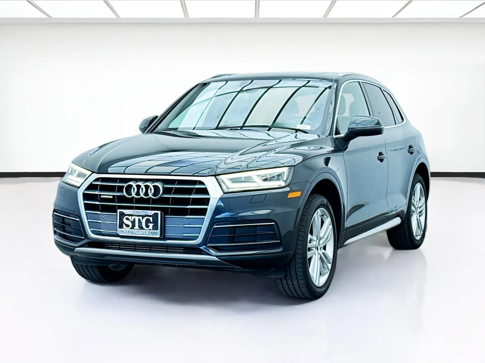 Gray 2018 Audi Q5 2.0T quattro for sale in Bellflower, CA
