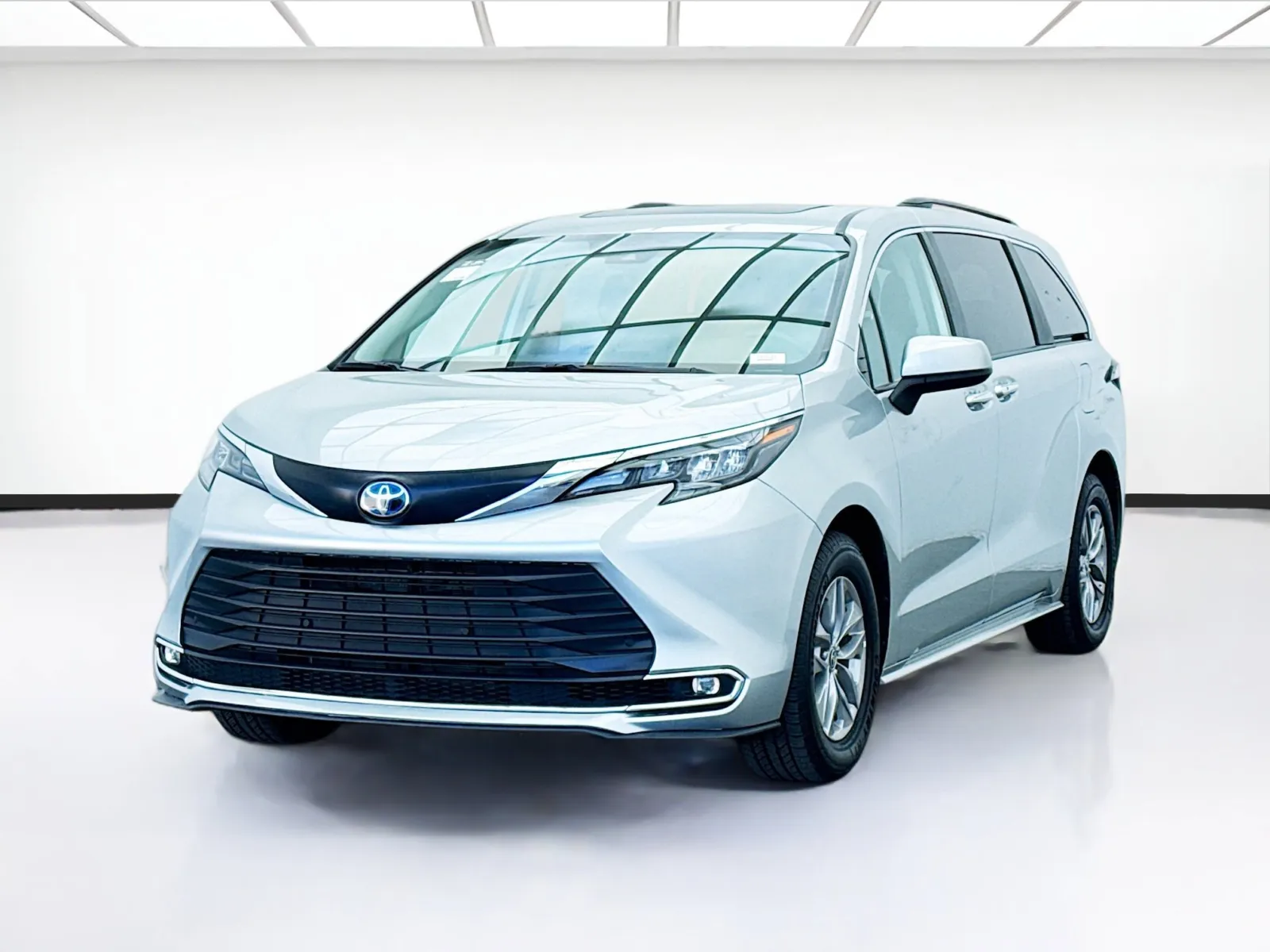 Silver 2024 Toyota Sienna XLE 7 Passenger for sale in Bellflower, CA