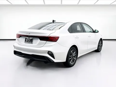 More photos of 2022 Kia Forte LXS at STG Bellflower, CA