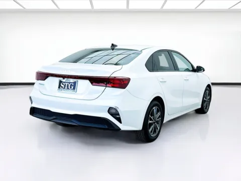 More photos of 2022 Kia Forte LXS at STG Bellflower, CA