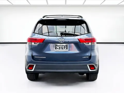 More photos of 2018 Toyota Highlander at STG Bellflower, CA