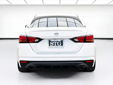 More photos of 2022 Nissan Altima 2.5 SR at STG Bellflower, CA