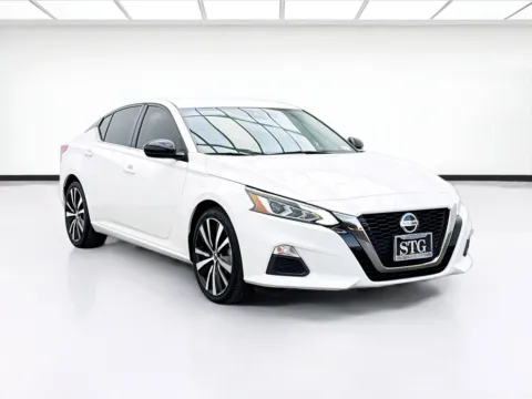 Another view of 2022 Nissan Altima 2.5 SR for sale in Bellflower, CA at STG Bellflower