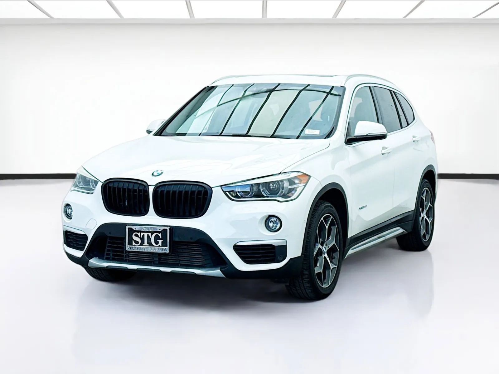 White 2017 BMW X1 xDrive28i for sale in Bellflower, CA