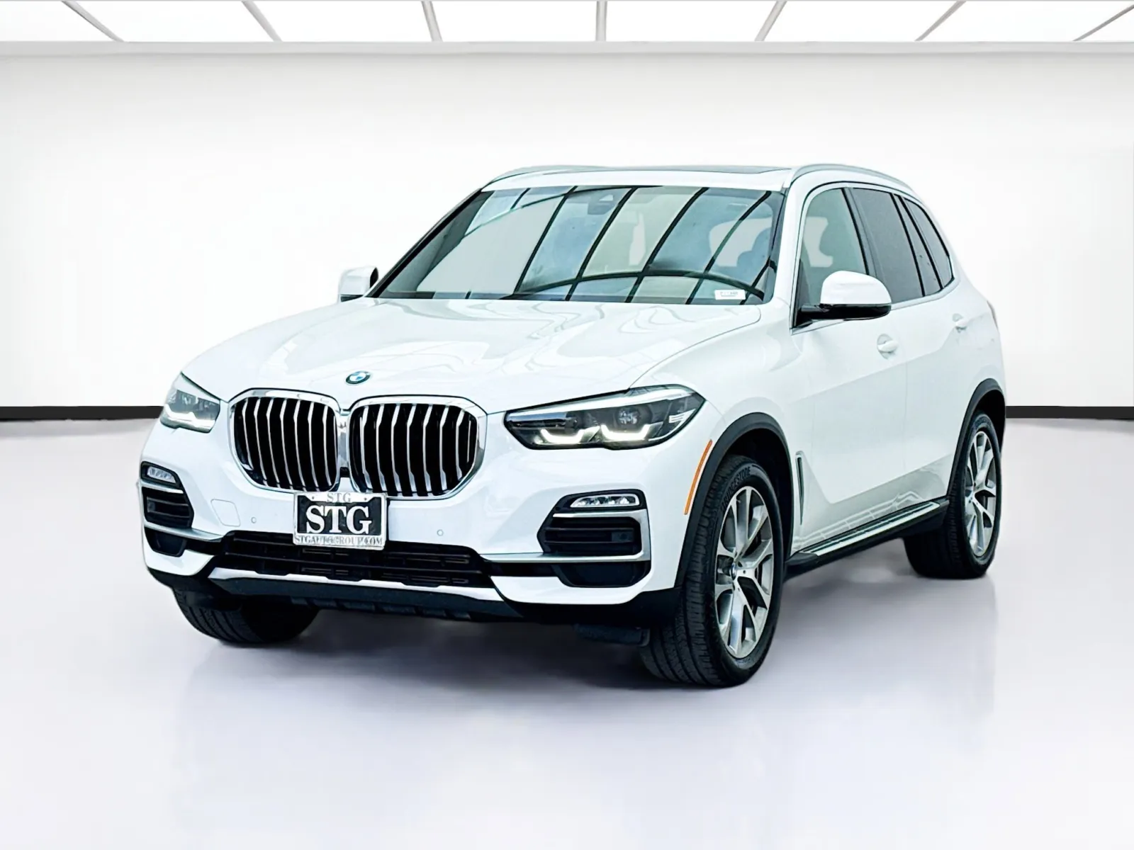 White 2019 BMW X5 xDrive40i for sale in Bellflower, CA