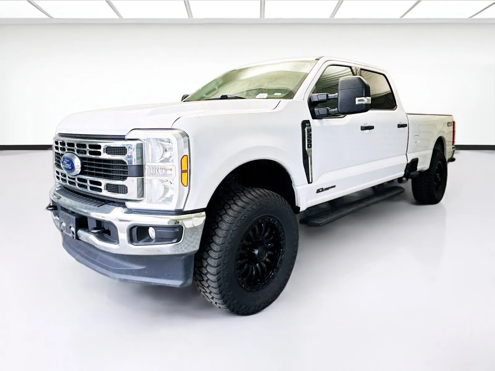 White 2024 Ford Super Duty F-250 SRW XLT for sale in Bellflower, CA