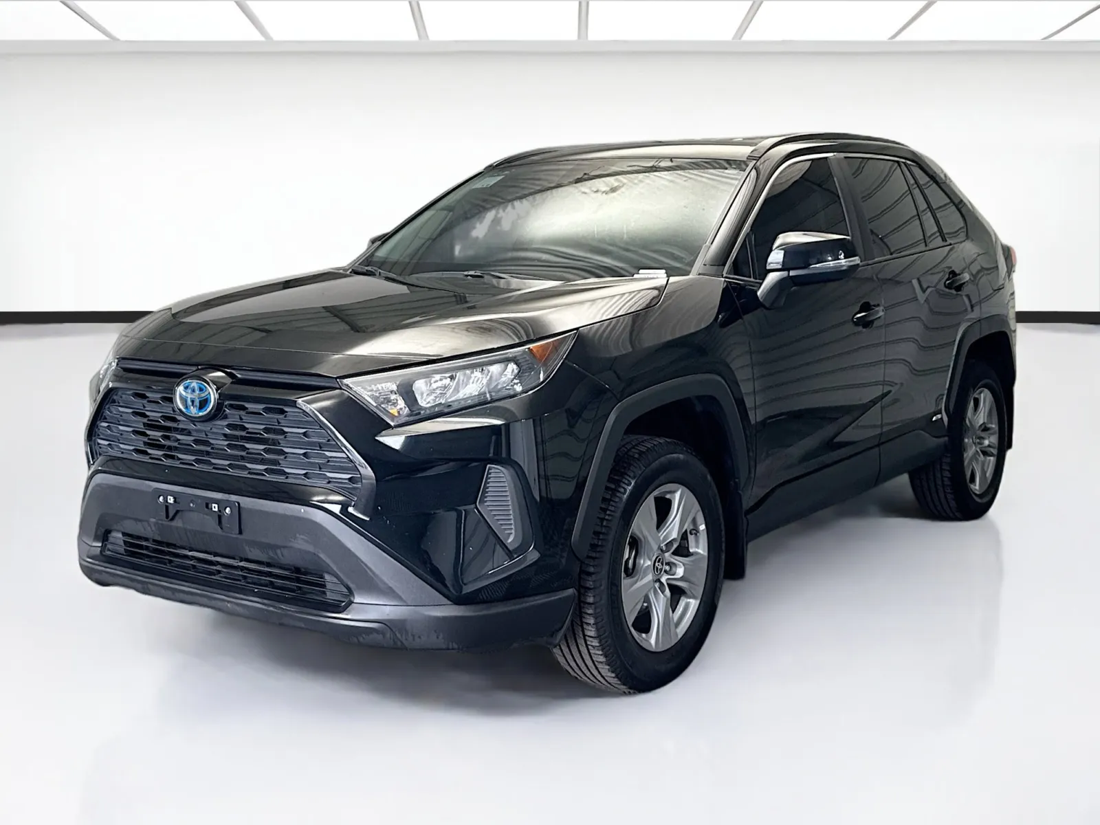 Black 2022 Toyota RAV4 LE for sale in Bellflower, CA