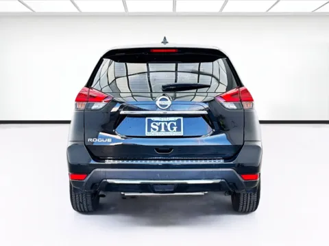 More photos of 2019 Nissan Rogue S at STG Bellflower, CA