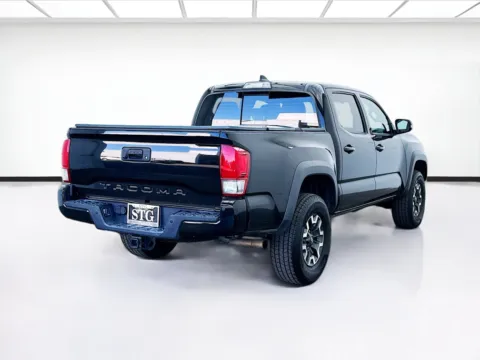 More photos of 2017 Toyota Tacoma at STG Bellflower, CA