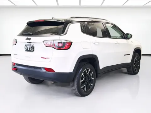 More photos of 2020 Jeep Compass Trailhawk at KarGenie, CA