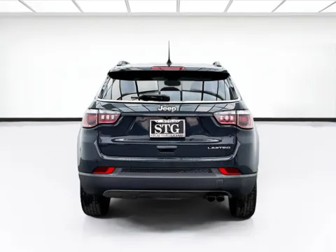 More photos of 2018 Jeep Compass Limited at KarGenie, CA