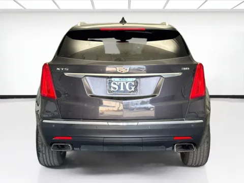 More photos of 2017 Cadillac XT5 at KarGenie, CA