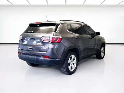 More photos of 2018 Jeep Compass Latitude at KarGenie, CA